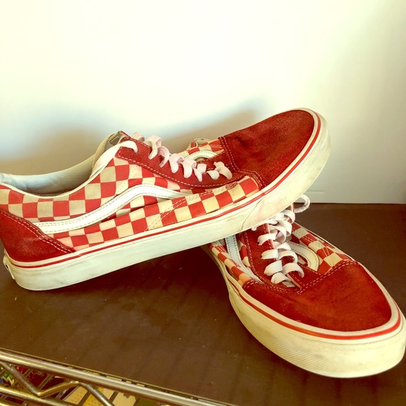 low top vans red checkered